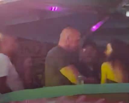 Dana White, președintele UFC și Anne, soția acestuia, în timp ce se iau la bătăie într-un club de fițe din Mexic, de Revelion